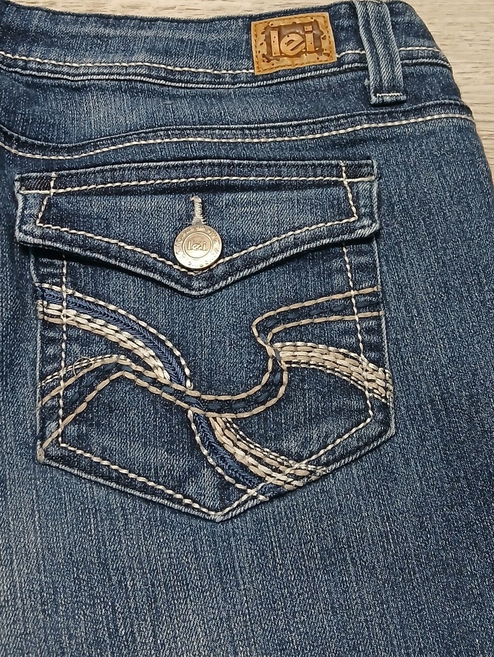 Lei Women's Sophia Classic Low Rise Flared Bell Bottom Juniors Size 15